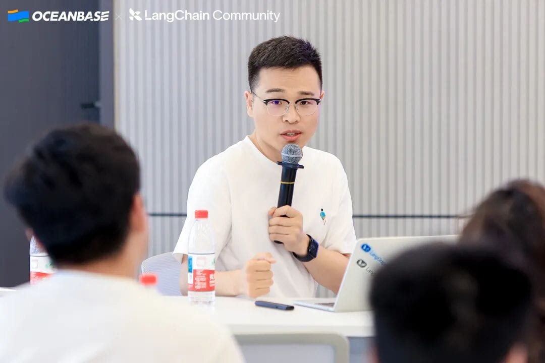 Audience interaction and exchange at the Shanghai Meetup